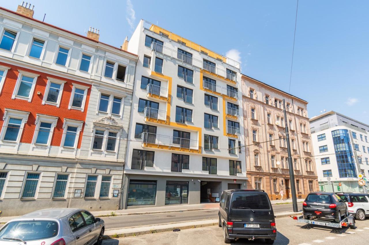 Brand New Studio Apartment #21 With Free Secure Parking In The Center Praga Esterno foto